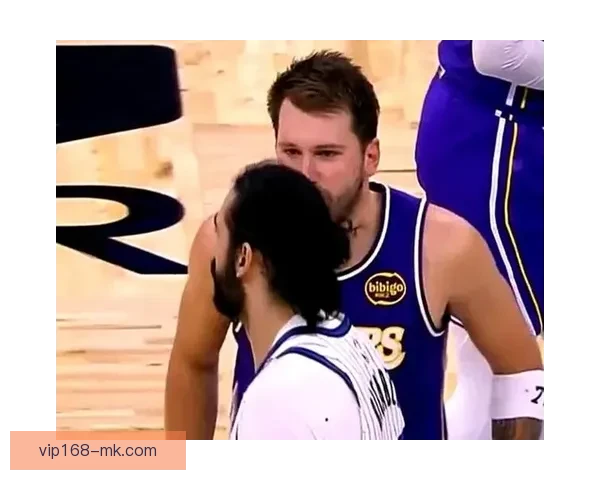 东契奇唇语还原骂战细节 当场怒怼比塔泽涉及家人言辞